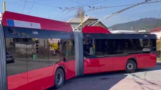 V Žiline testujú bratislavský kolos. Ide o povinnú certifikáciu megatrolejbusu