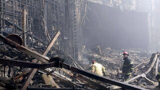 Streľba v Moskve: Putin hrozí odplatou, s útokom spája Ukrajinu, Zelenskyj ho kritizuje. Obetí sú desiatky 