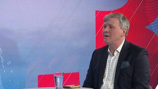 Vysokú účasť vo voľbách mohla ovplyvniť aj zlá zahraničnopolitická situácia, tvrdí politológ. Pokoj zavládne, keď sa Európa zjednotí