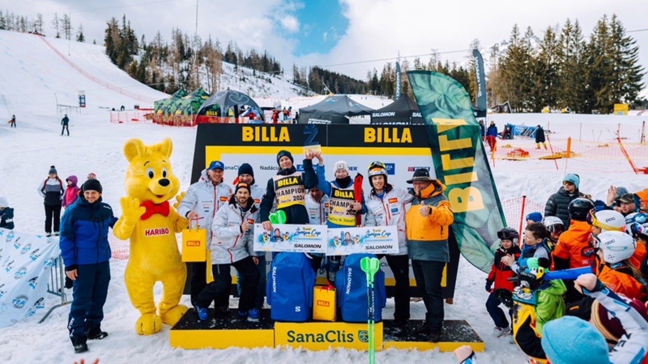 Stupne víťazov na 9. ročníku BILLA ŽAMPA CUP-u.jpg