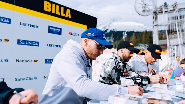 BILLA ŽAMPA CUP - autogramiáda Adama, Andreasa a Tea Žampovcov.jpg