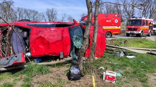 Čelná zrážka medzi Ružindolom a Trnavou si vyžiadala jednu obeť. Matka neprežila, jej malé dieťa je v nemocnici