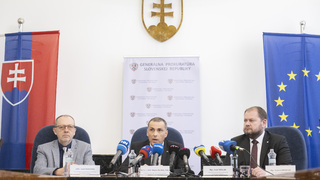 Žilinka tvrdí, že svoju povinnosť po zrušení ÚŠP splnil. Dodáva, že ani jeden z prokurátorov nemá podradnú prácu