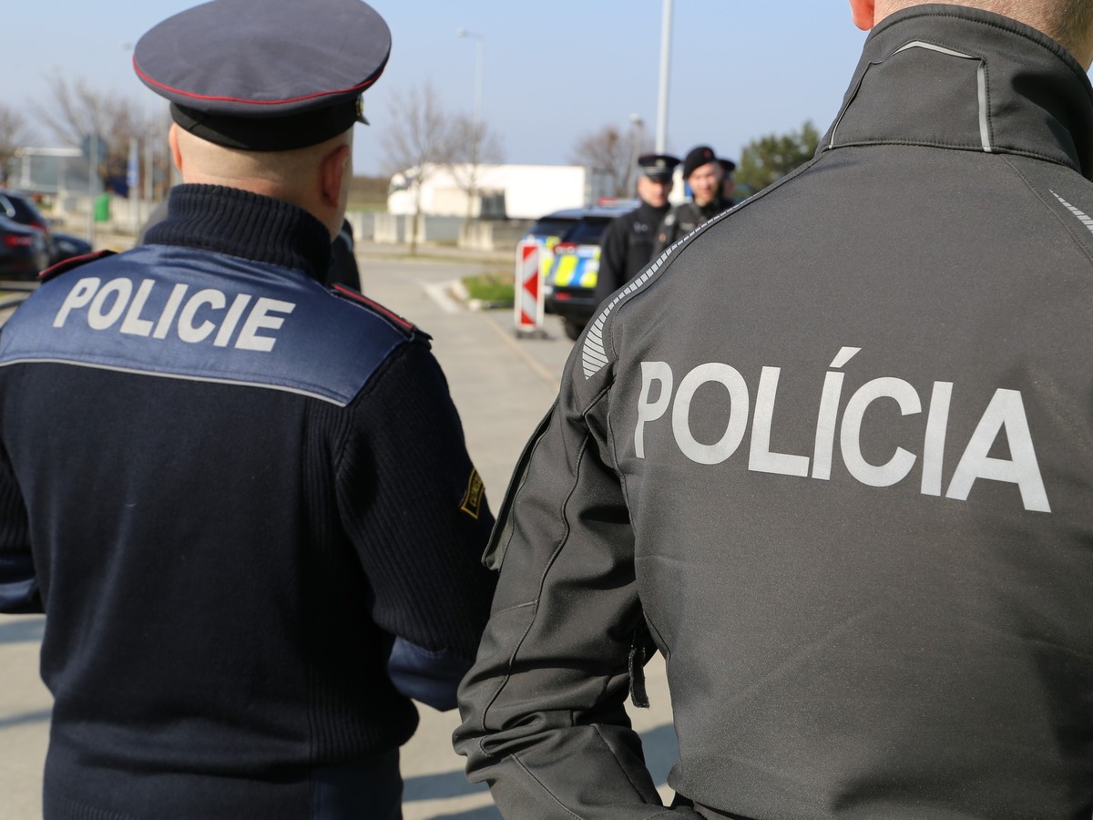 polícia policie policajti na hraniciach hranice s českom