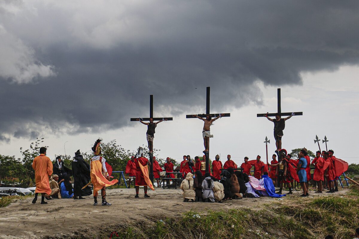 Philippines_Crucifixions207419.jpg