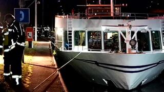 V Rakúsku narazila výletná loď do vzdúvadla. Zranených je 17 ľudí