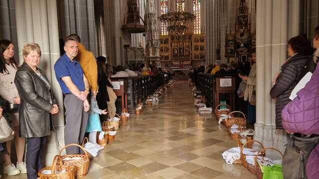 Posvätenie jedla - Dóm sv. Alžbety Košice