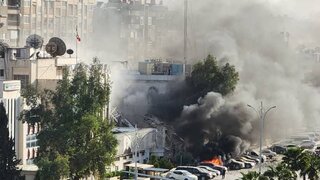 Izrael zaútočil na iránsky konzulát v Sýrii. Medzi obeťami sú generáli a vojaci