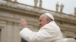 Pohreby pápežov budú iné, František odmieta pompéznosť. Keď zomrie, jeho telo nevystavia
