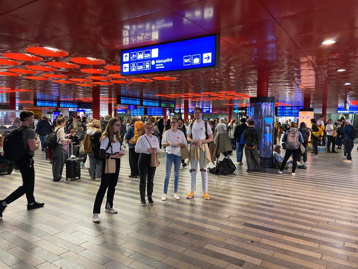 Čakanie na volebný vlak z Prahy