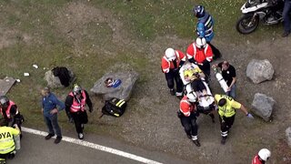 VIDEO: Hrozivý pád na cyklopretekoch. Dvojnásobný víťaz Tour de France si poškodil pľúca, ďalší majú zlomeniny