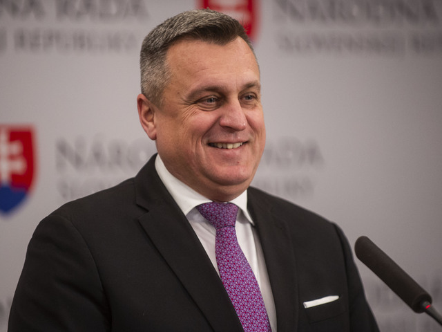 Slabý bič na internetových špekulantov. Zastavme korupciu upozorňuje SNS, že nový infozákon je napísaný zle