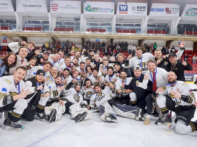 EUHL má nového majstra. Sekeráš Trophy je v rukách študentov – hokejistov z Banskej Bystrice