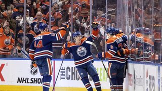 NHL: Edmonton zvíťazil aj bez McDavida. Hráčom St. Louis sa v úvode duelu podarilo streliť štyri góly zo štyroch striel