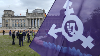 Nemecko schválilo zákon, ktorý uľahčuje zmenu krstného mena a rodovej identity. Niektorí ho kritizujú