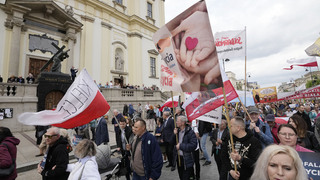 Ľudia v Poľsku vyšli do ulíc. Protestovali proti vládou navrhovanej liberalizácii interrupcií 