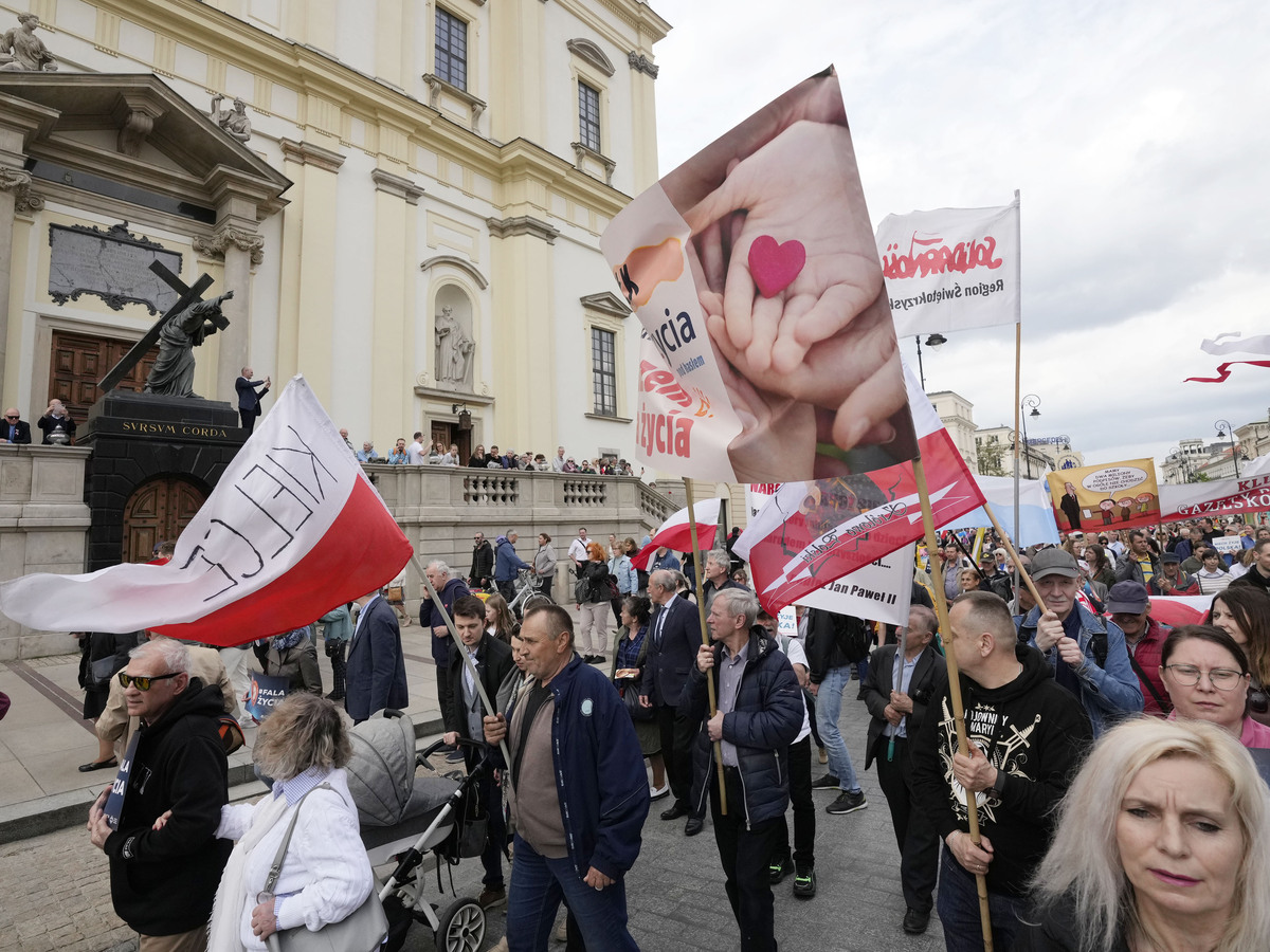 Poland_Abortion248149034811.jpg