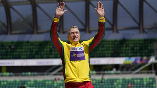 Alekna vytvoril nový svetový rekord v hode diskom. Dohodil viac ako 74 metrov