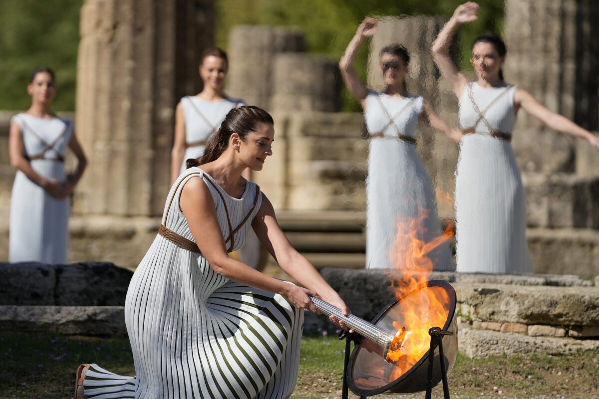 Paris_2024_Torch_Lighting_Explainer252922.jpg