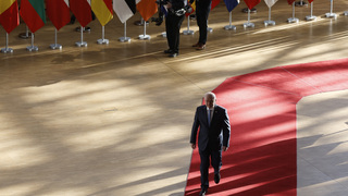 Mimoriadny samit EÚ 27. Konflikt na Blízkom východe a vojna na Ukrajine zatienili ekonomické témy