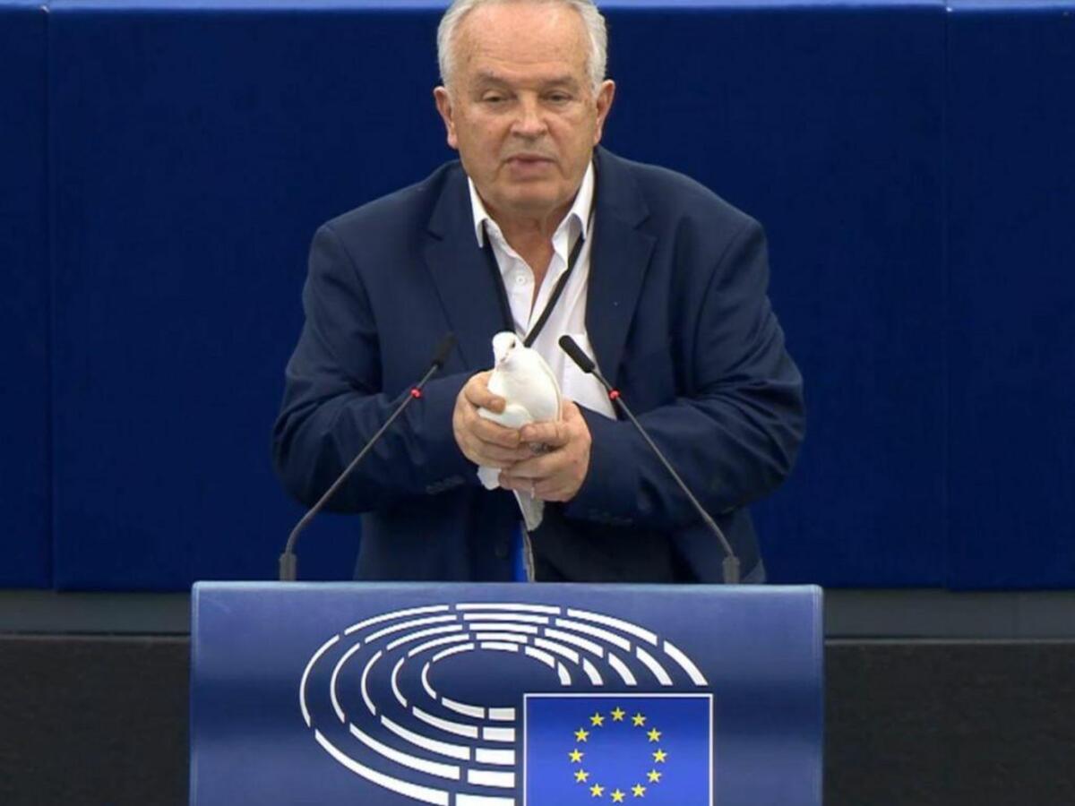 Radačovský s holubicou v EP