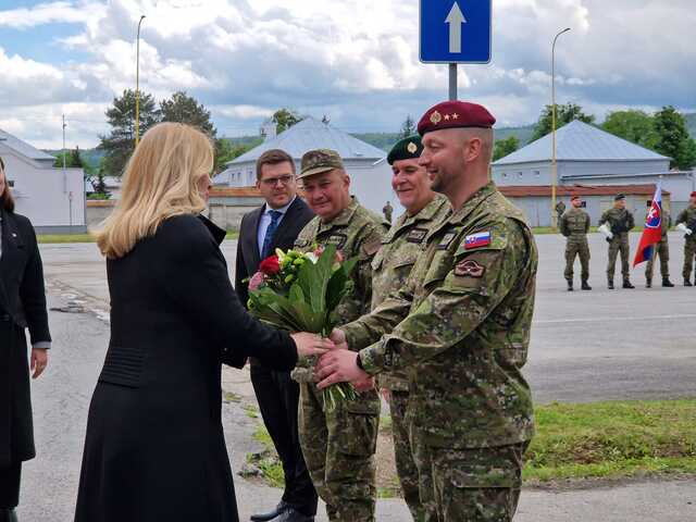 FOTO/VIDEO: Prezidentka Čaputová navštívila 65. prieskumný prápor pozemných síl v Prešove. Štáb ta3 bol na mieste
