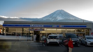 Turisticky atraktívny výhľad na horu Fudži je už minulosťou. Kvôli nevychovaným turistom Japonsko zavádza toto opatrenie