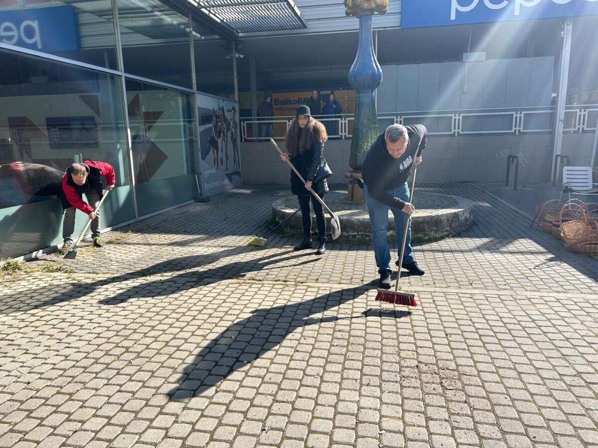 Andrej Danko upratuje Dúbravku