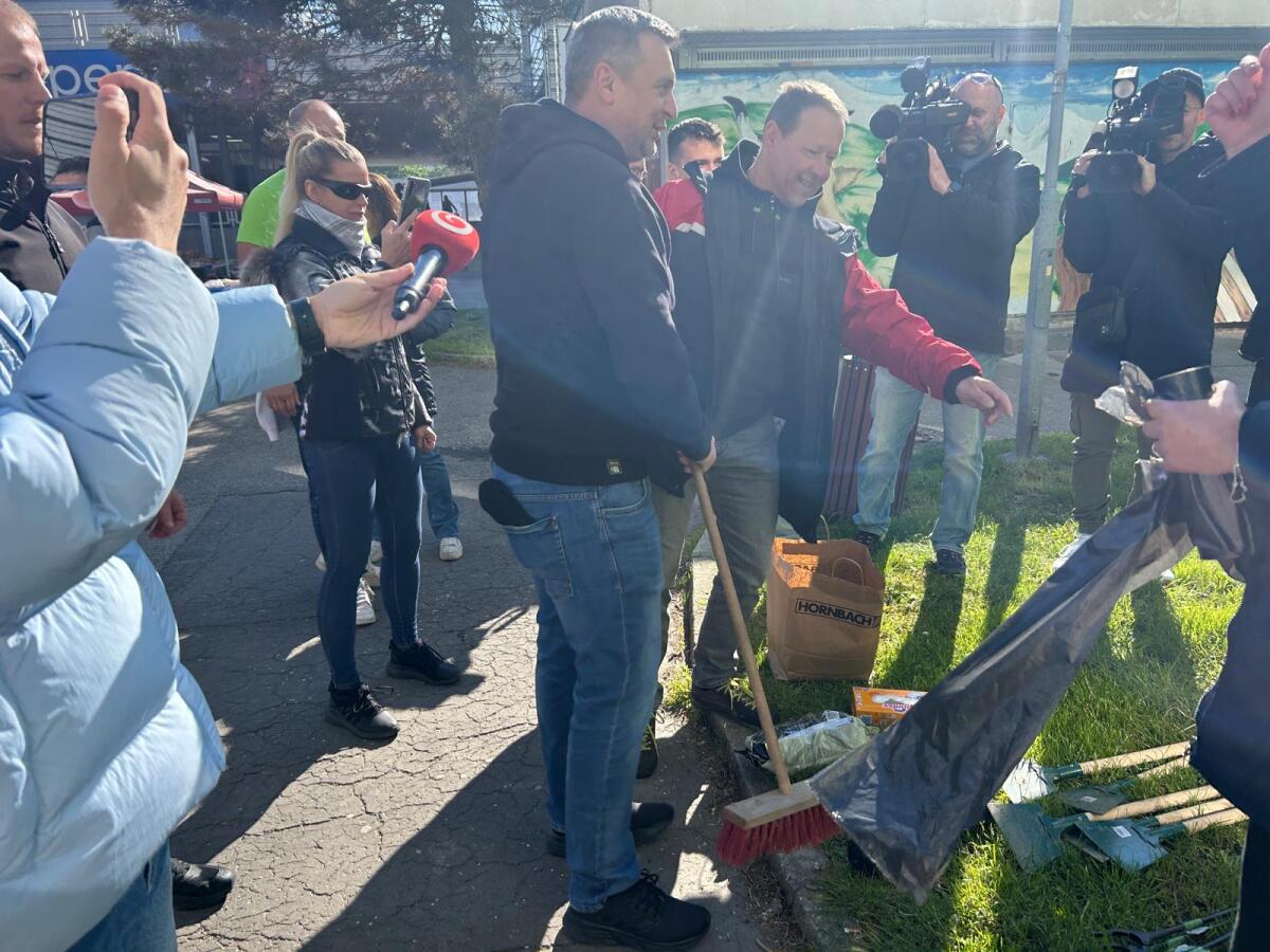Andrej Danko upratuje Dúbravku