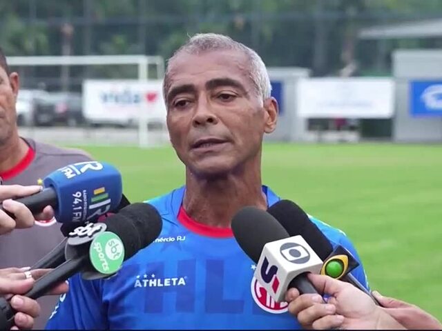 Romário sa vracia na trávniky. Futbalová federácia v Rio de Janeiro potvrdila jeho hráčsku registráciu 
