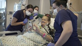 Budúcnosť medicíny či hrozba ďalšej pandémie? Žene transplantovali modifikovanú obličku, odborníci varujú pred mutáciou