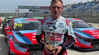 Homola na čele seriálu. V sobotňajších pretekoch vyhral