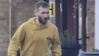 Britská polícia zadržala muža so samurajským mečom. V Londýne zabil chlapca a ďalších pobodal 