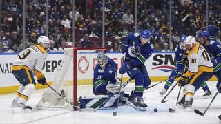 NHL: Carolina zdolala Islanders. Strelila dva góly v priebehu ôsmich sekúnd