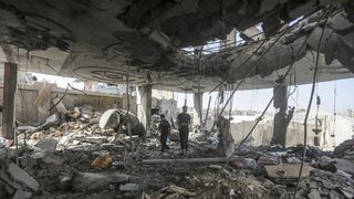 Ultimátum pre Hamas: Ak neprijme dohodu o prímerí, Izrael bude v Rafahu bojovať. Húsíovia pohrozili častejšími útokmi na lode
