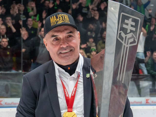 Potvrdil to samotný Bokroš. Po tom, ako dotiahol Žilinu do extraligy, odchádza trénovať Trenčín