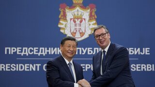 Si Ťin-pching pokračuje v ceste po Európe. Navštívil Belehrad, pricestoval už aj do Maďarska