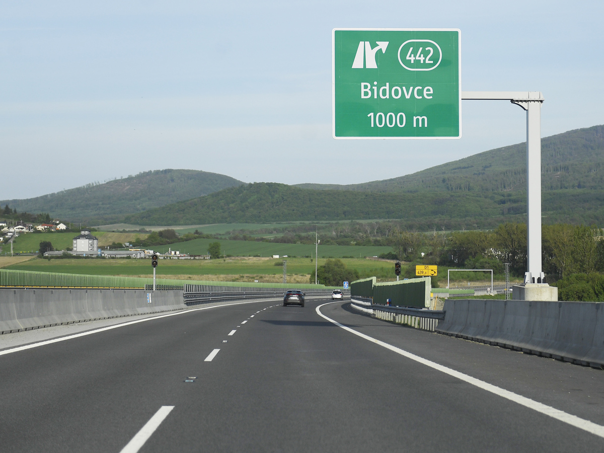 Diaľnica