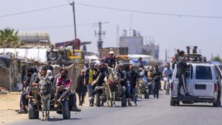 Kritická situácia v Pásme Gazy. Státisíce ľudí utekajú z mesta Rafah pred hrozbou izraelskej vojenskej ofenzívy