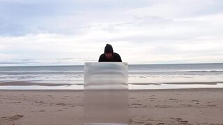 Neviditeľnosť už nie je len záležitosťou filmov či rozprávok.  Vedci vyvinuli štít neviditeľnosti len na základe fyzikálnych javov