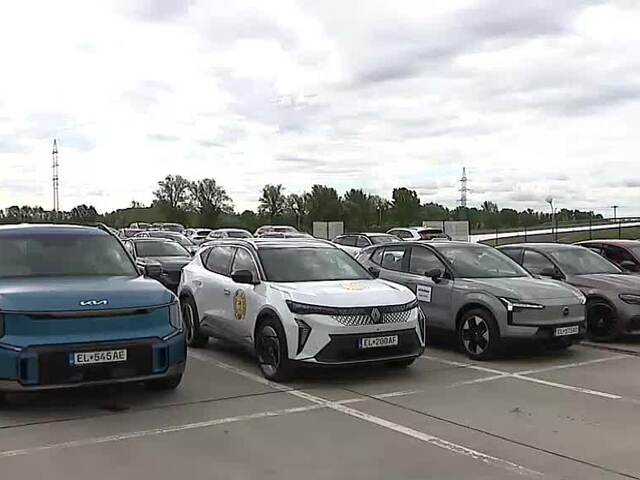 Slovakia ring sa premenil na malý autosalón. Odborná porota vybrala elektrické auto roka