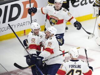 Panthers_Bruins_Hockey325670.jpg
