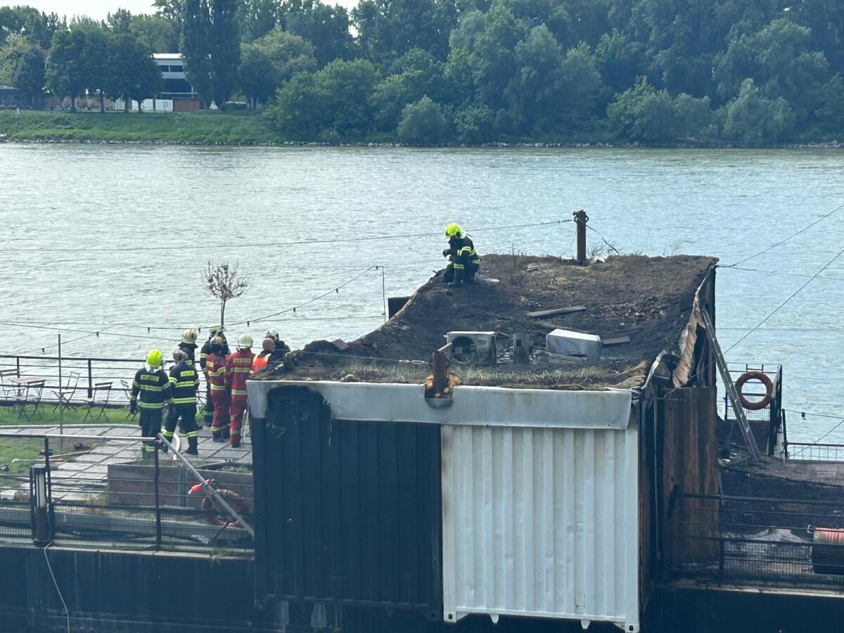 požiar Dunaj loď podnik