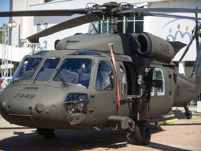 Rezort obrany sa rozhoduje medzi nákupom vrtuľníkov Blackhawk alebo Viper. Rozdiel v cene je 400 miliónov eur