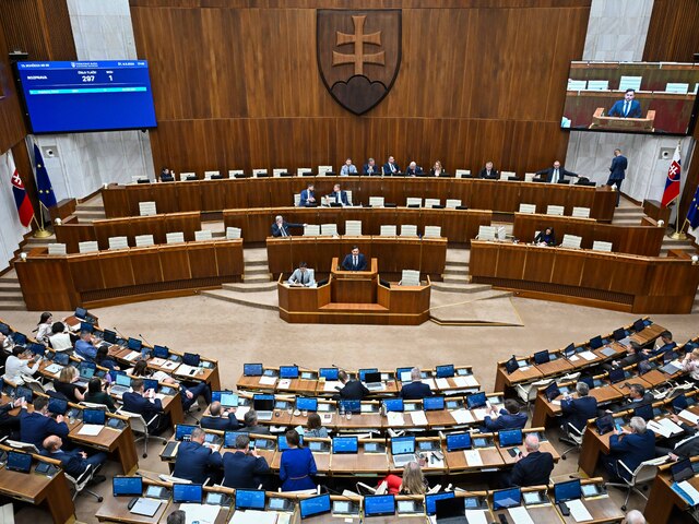 Nabitý deň v parlamente: Poslanci odvolávali aj schvaľovali. Pozrite si, aké návrhy odhlasovali