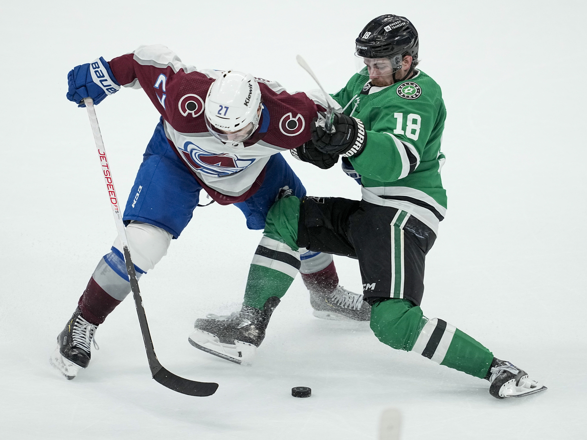 APTOPIX_Avalanche_Stars_Hockey334417.jpg
