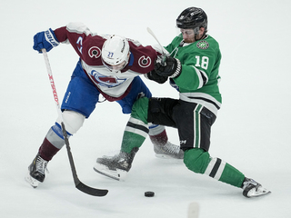 APTOPIX_Avalanche_Stars_Hockey334417.jpg
