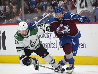 Stars_Avalanche_Hockey340965.jpg