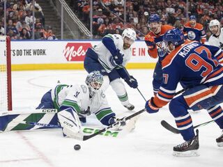 Canucks_Oilers_Hockey343621.jpg