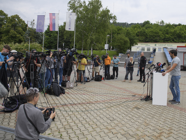Päť dní po atentáte: Ficov stav je stabilizovaný a zlepšuje sa. Prezidentka sa stretla s ministrom obrany, informovala sa o zdraví  premiéra